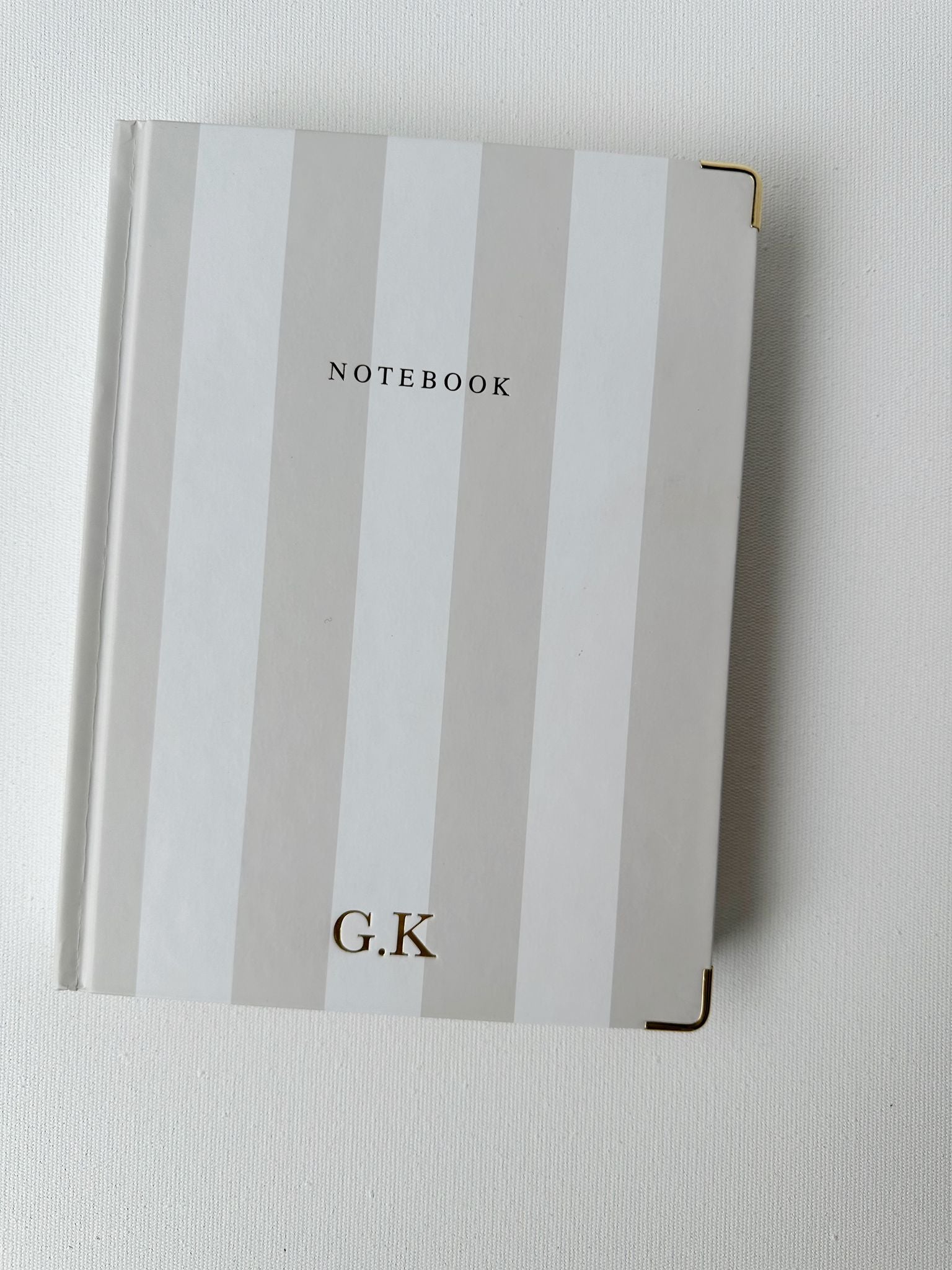 Notebook, Gray&White - G.K - Chapters