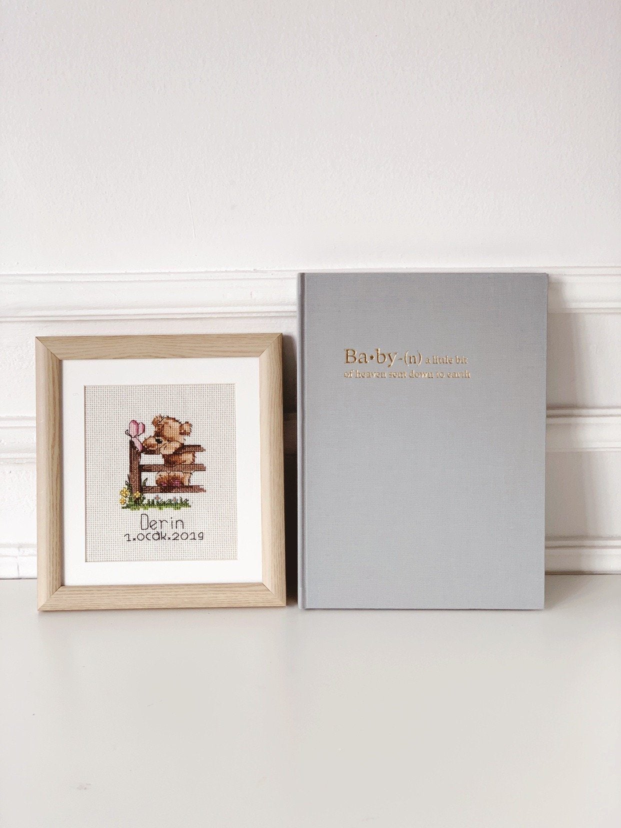 Kanaviçe Bebek Odası Çerçevesi - Chapters