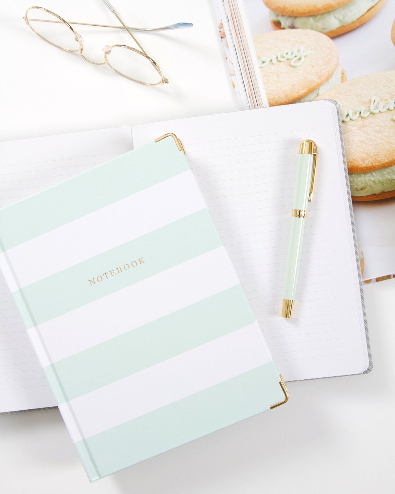 Signature Pen, Mint (OUTLET) - Chapters