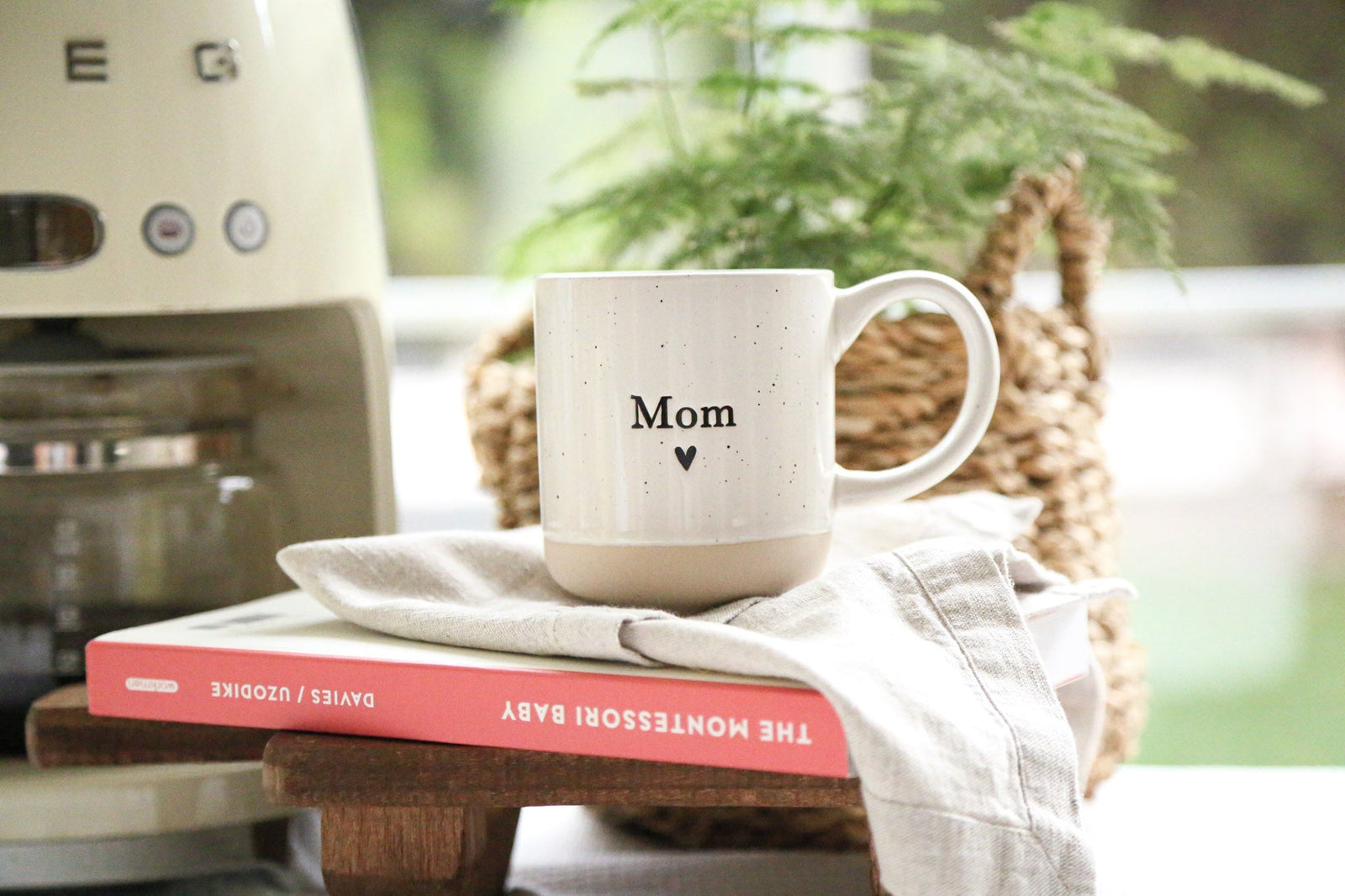 Stoneware Kupa, Mom - Chapters